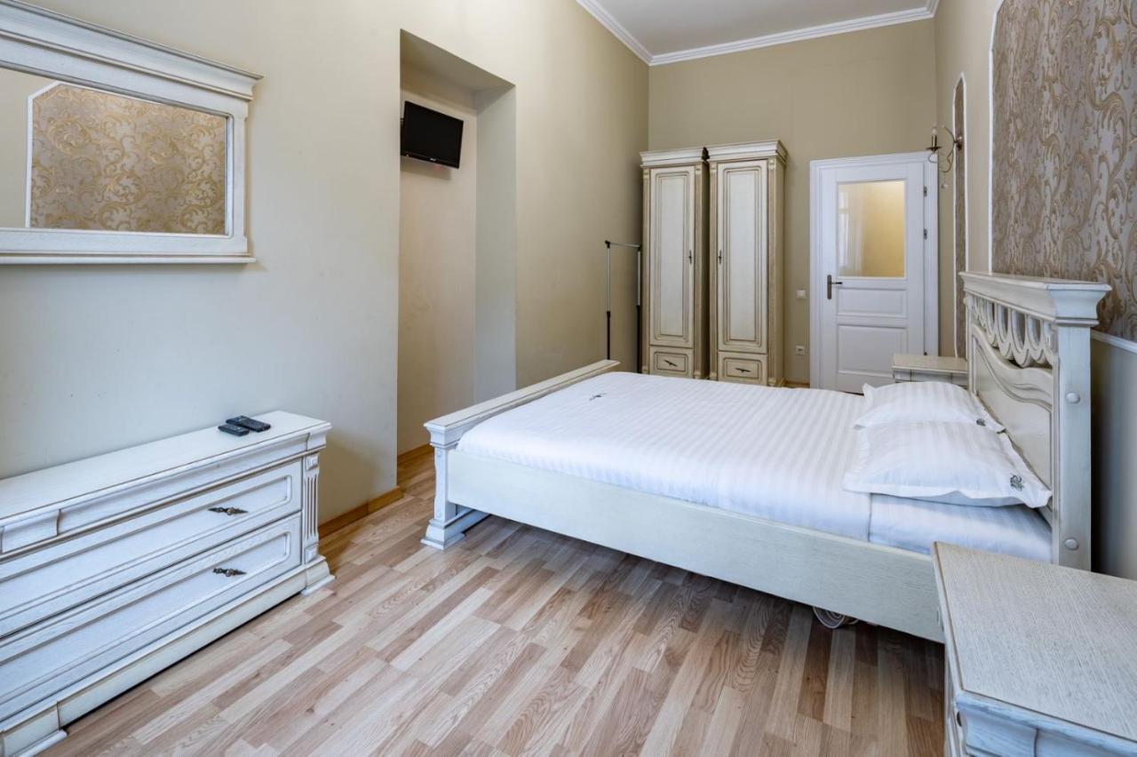 Romari Сербська 9 Apartment Lviv Ngoại thất bức ảnh