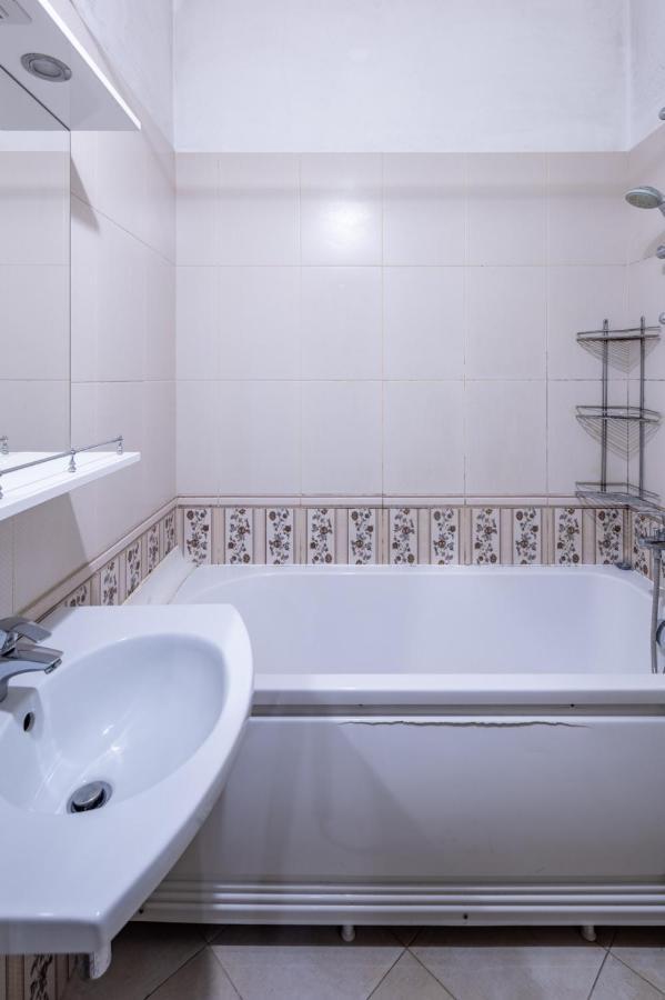 Romari Сербська 9 Apartment Lviv Ngoại thất bức ảnh
