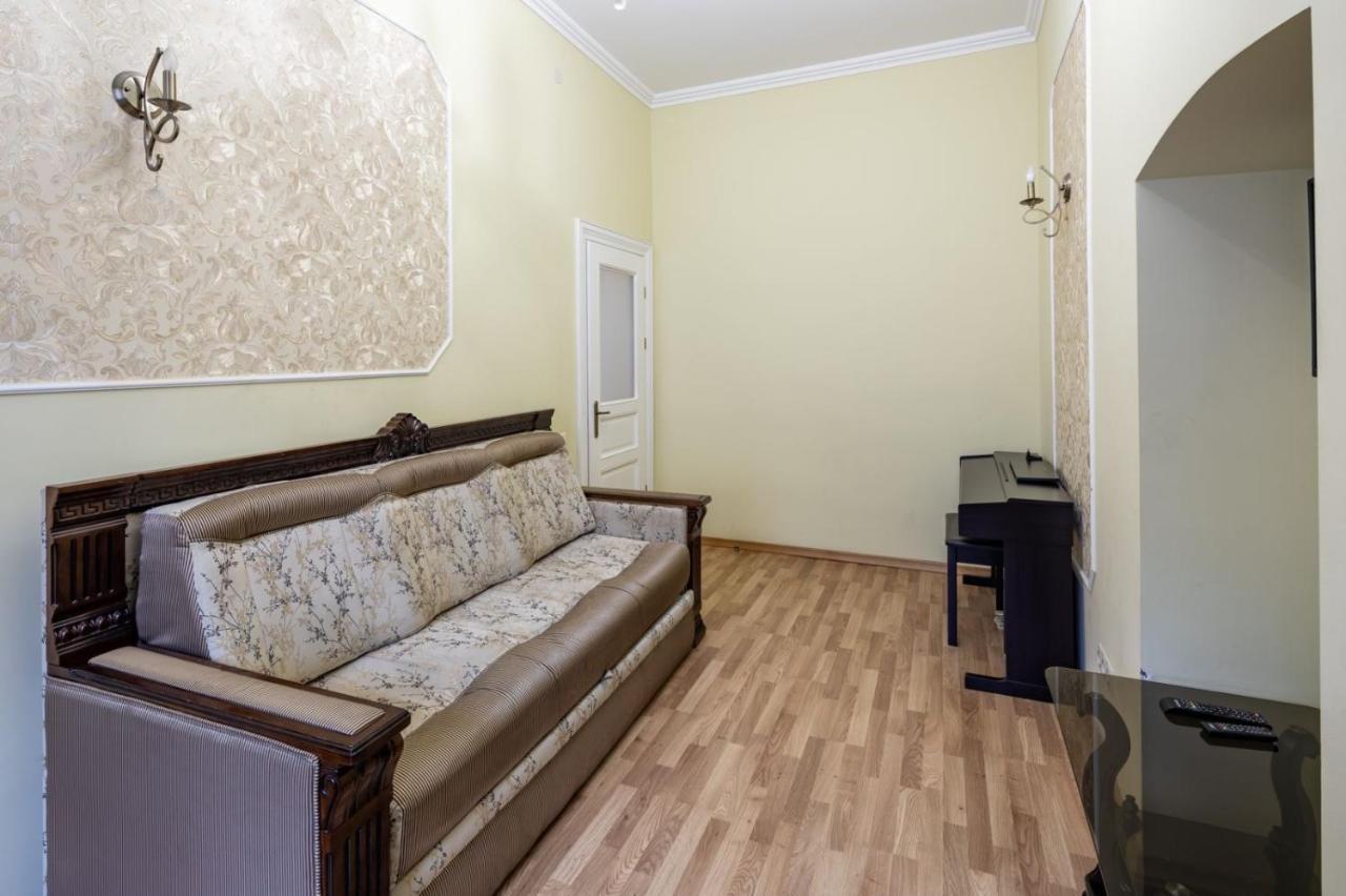 Romari Сербська 9 Apartment Lviv Ngoại thất bức ảnh
