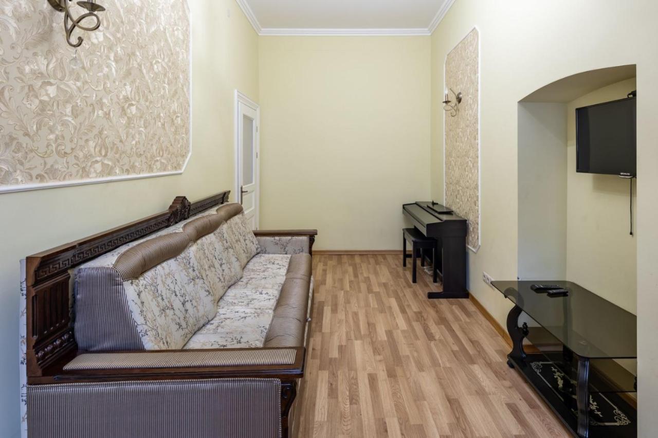 Romari Сербська 9 Apartment Lviv Ngoại thất bức ảnh